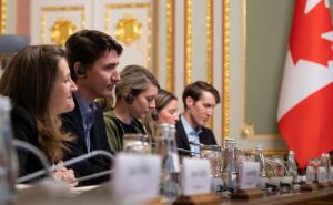 Foto: FB / Володимир Зеленський  / Justin Trudeau sa delegacijom na sastanku sa Volodimirom Zelenskim